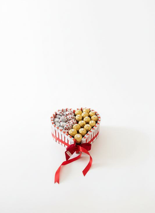 torta di cioccolatini a cuore